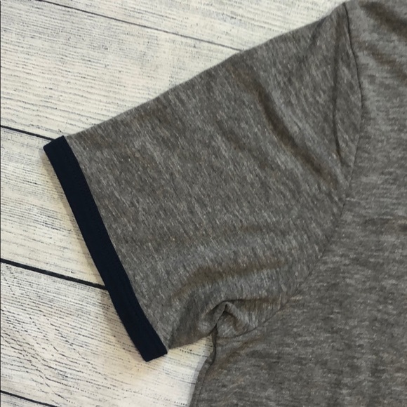 NWT Men's Levi's Classic Logo Gray Graphic Tee - Picture 3 of 7